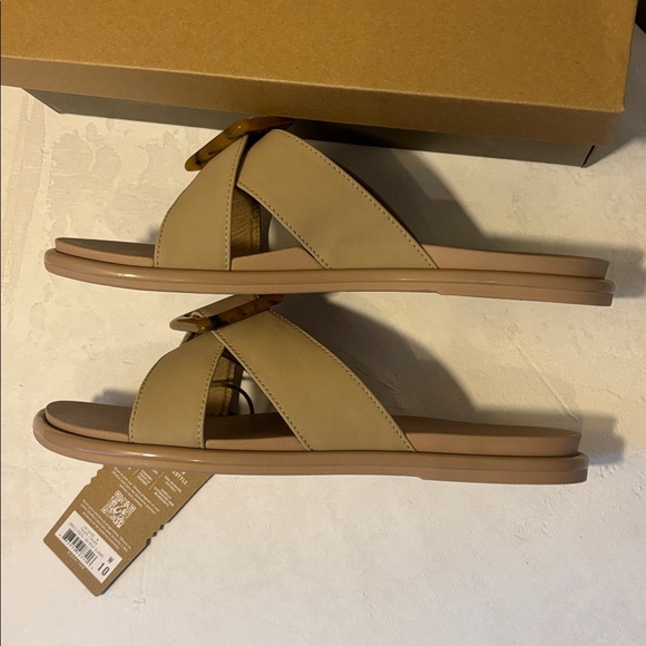 OluKai Women's Taupe La’i Slide Sandals with Buckle, new in box, size 10 - Picture 6 of 7